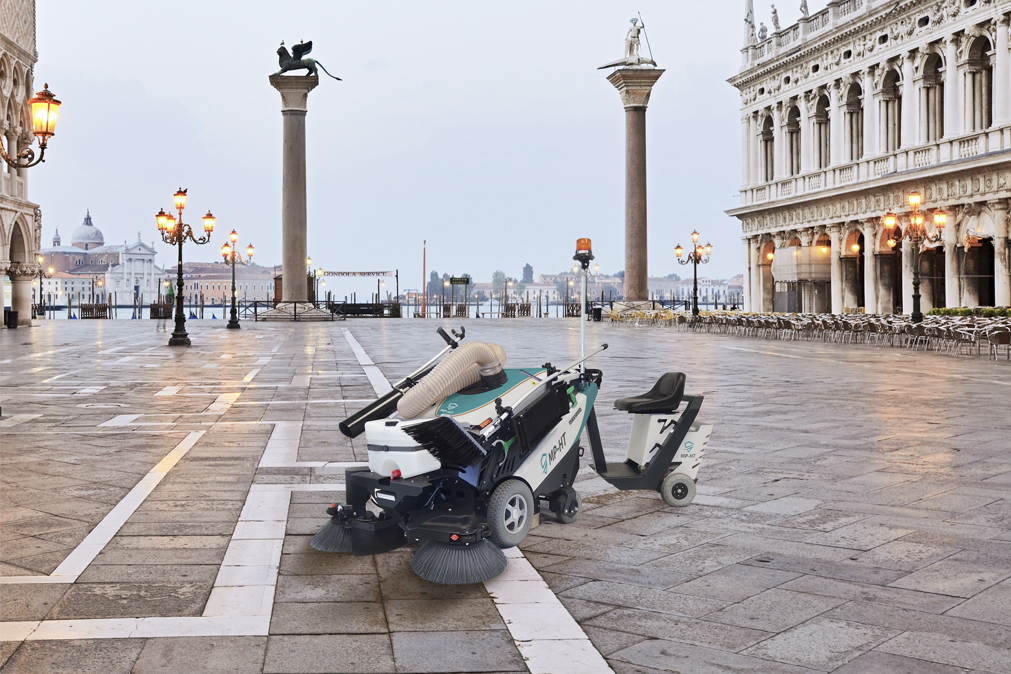 mp-ht_gehweg-kehrmaschine-max-wind mp-ht_gehweg-kehrmaschine-max-wind